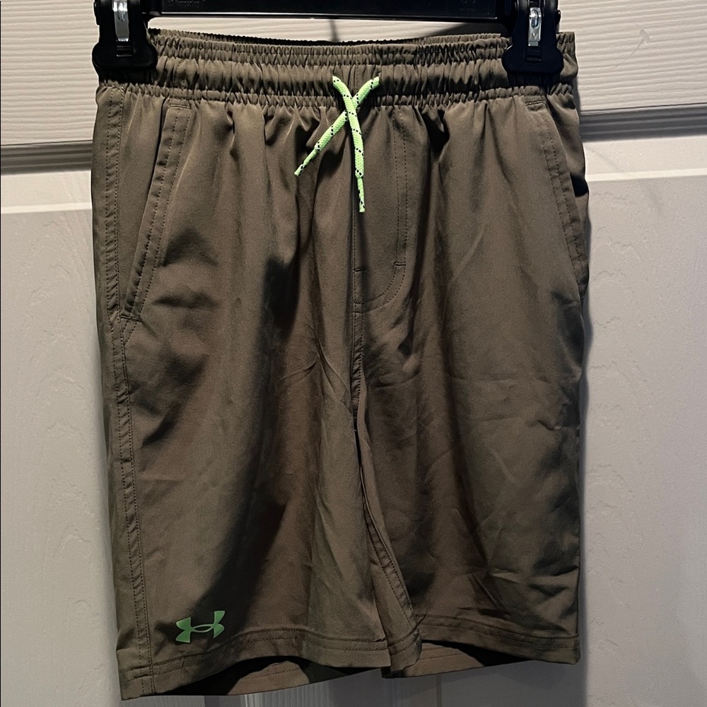 Under Armour Boy’s Olive Green Athletic Shorts NWOT